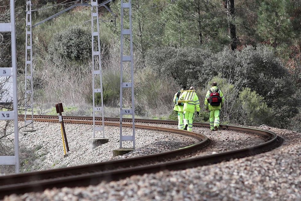 AMP2.- Interrumpida la circulación de trenes entre Montefurado (Quiroga) y Monforte de Lemos por un incendio