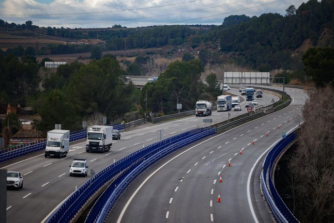 Vehicles circulant per l'AP-7 