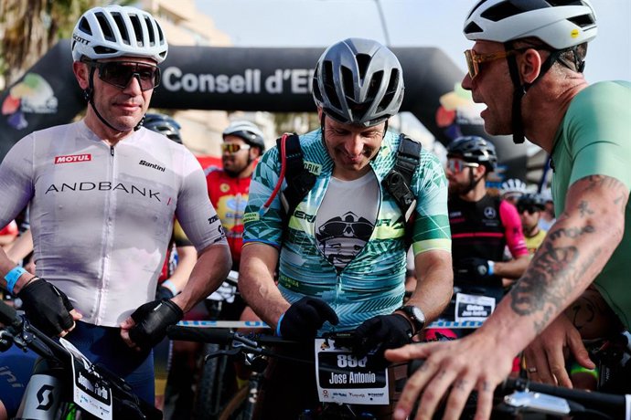 Los ciclistas  Joaquim 'Purito' Rodríguez y José Antonio Hermida.