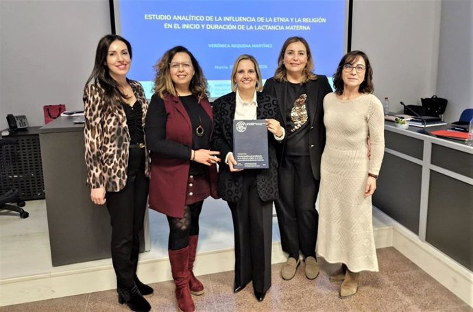 Una tesis doctoral realizada en la GAI de Hellín analiza la influencia de la etnia y la religión en el inicio y duración de la lactancia materna.