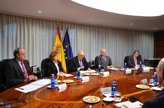 Miembros del Tribunal Constitucional (TC) reunidos con una delegación de la Comisión de Libertades Civiles, Justicia y Asuntos de Interior del Parlamento Europeo, a 17 de febrero de 2026.