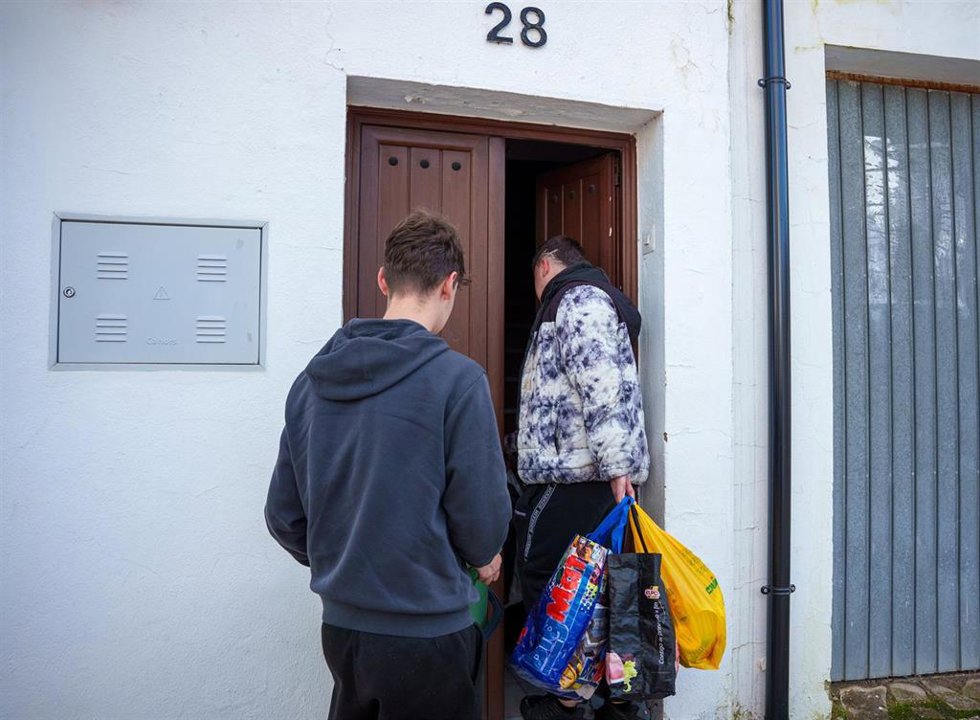 Primeros vecinos de la localidad gaditana de Grazalema vuelven a sus hogares tras haber tenido que abandonarlos por las fuertes lluvias con las que el temporal golpeó al municipio. A 16 de febrero de 2026 en Grazalema, Cádiz (Andalucía, España).  