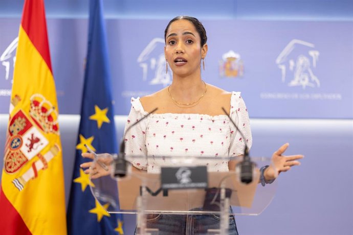 Archivo - La diputada de Sumar Tesh Sidi, en una rueda de prensa