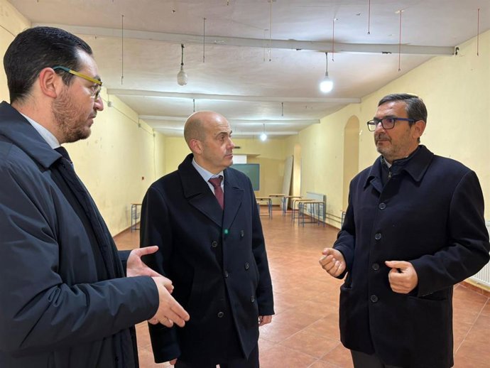 El delegado territorial de Turismo y Andalucía Exterior, Carlos García, visita el municipio de Archidona junto a su alcalde, Manuel Almohalla