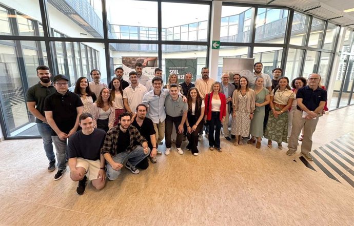 Archivo - El equipo del proyecto Soil Data Space, organizador de la jornada, en una imagen de archivo.