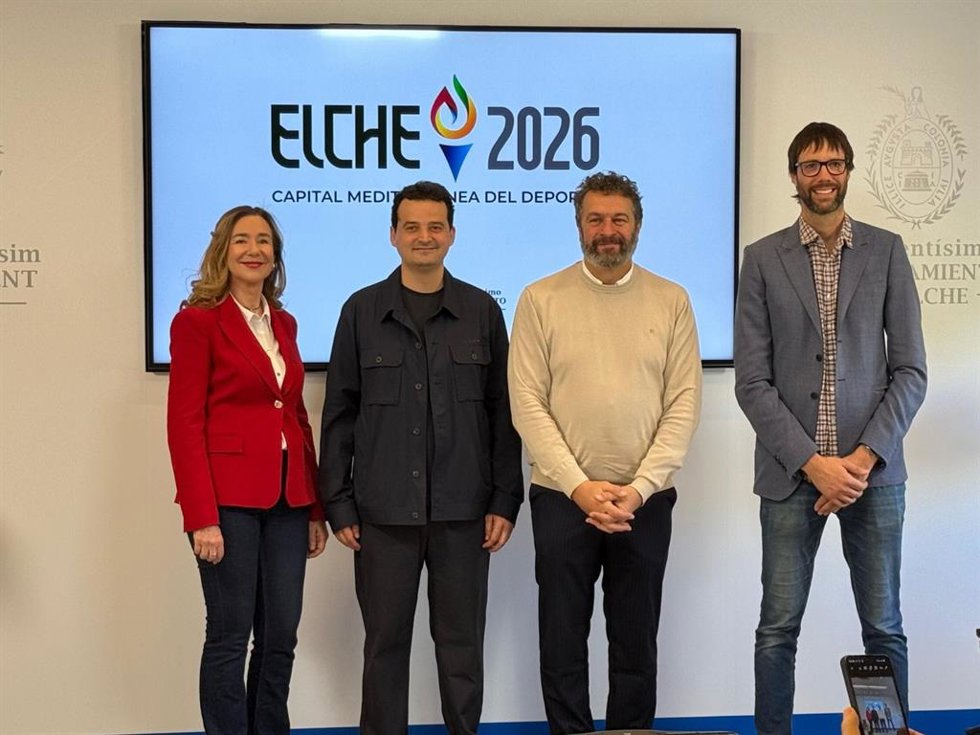 El concejal de Deportes de Elche, José Antonio Román, ha presentado la banda sonora de la ciudad como Capital Mediterránea del Deporte en 2026.