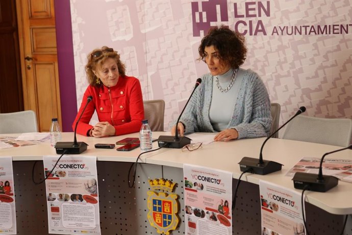 Las concejalas de Impulso Económico y de Bienestar Social, Participación Ciudadana y Barrios, Judith Castro y Charo García durante la presentación del programa