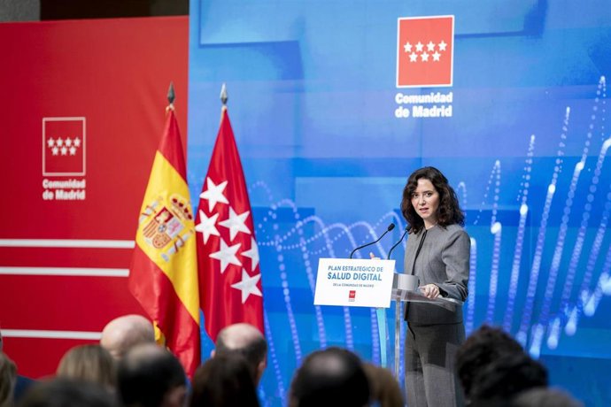 La presidenta de la Comunidad de Madrid, Isabel Díaz Ayuso, presenta el Plan Estratégico de Salud Digital de la Administración autonómica para 2026-2028, a 17 de febrero de 2026, en Madrid (España). 