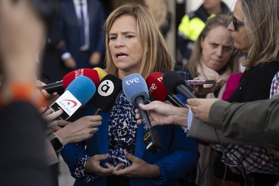 Archivo - La delegada del Gobierno en la Comunidad Valenciana, Pilar Bernabé, ofrece declaraciones a los medios