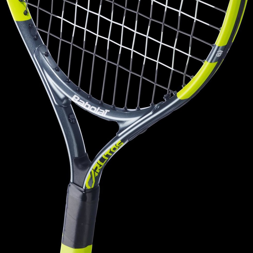 Babolat lanza la primera gama Carlitos junior inspirada en Carlos Alcaraz.