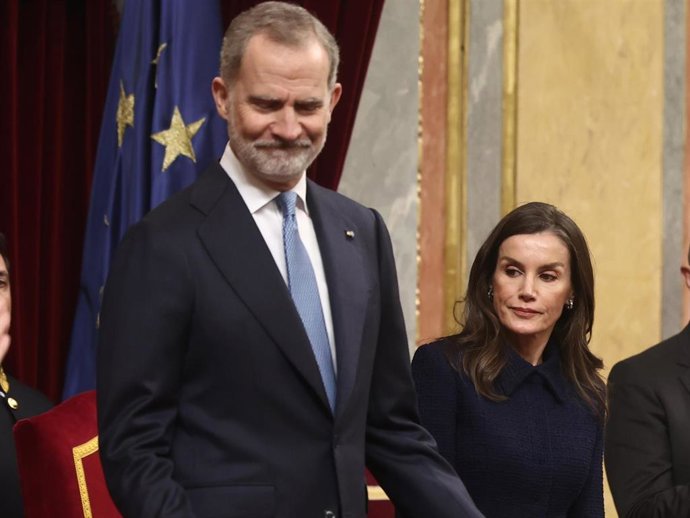 Los Reyes Felipe VI y Letizia durante el acto institucional ‘Nuestra constitución más longeva’, en el Congreso de los Diputados