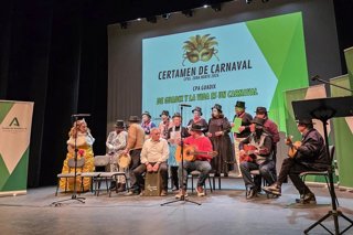 Usuarios de Centros de Participación Activa participan en el certamen de Carnaval en Guadix.