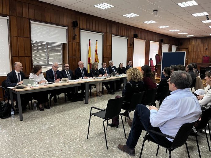 La comisión permanente de la Sala de Gobierno del Tribunal Superior de Justicia de Catalunya (TSJC), en una reunión en la Audiencia Provincial de Tarragona.