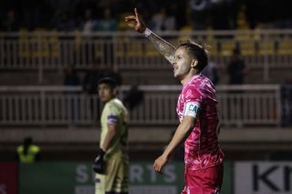 Futbol, Santiago Wanderers vs Deportes Concepcion. Fecha 27, campeonato ascenso 2025. El jugador de Santiago Wanderers, Joaquin Pereyra, celebra su gol contra Deportes Concepcion durante el partido de primera division B realizado en el estadio Lucio