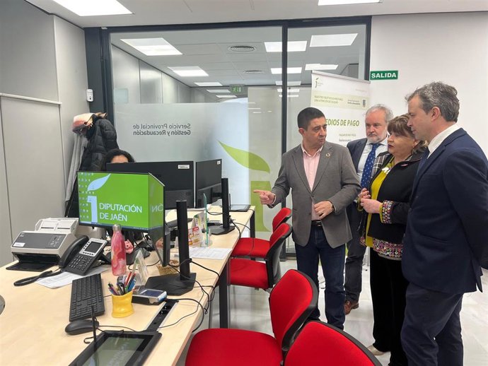 Inauguración de la nueva oficina de Recaudación de la Diputación en Jaén capital
