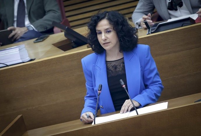 Archivo - La consellera de Servicios Sociales, Familia e Infancia, Elena Albalat, en imagen de archivo