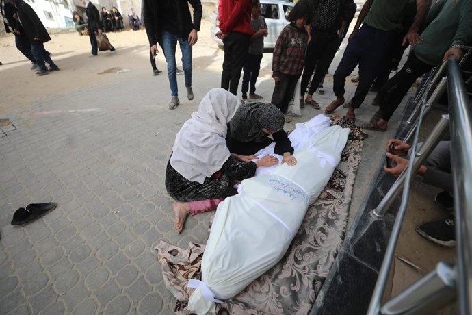February 16, 2026, Gaza City, Gaza Strip, Palestinian Territory: Palestinians bid farewell to the bodies of three members of the same family, including a child, at Al-Shifa Hospital in Gaza City. They were killed in an Israeli attack in the Jabalia area o