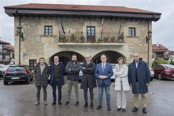 El Consejero De Fomento, Roberto Media, Inaugura Varias Obras Realizadas Por Su Departamento En Escalante