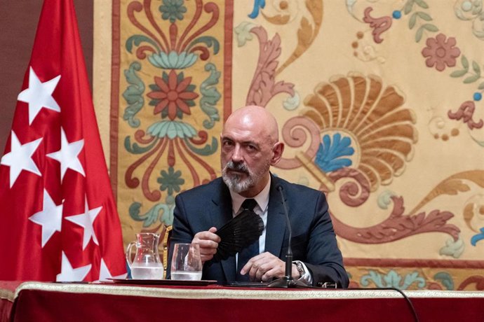 Archivo - El rector de la Universidad Complutense de Madrid, Joaquín Goyache, durante la toma de posesión de su cargo, en el Paraninfo de la Universidad Complutense de Madrid, a 27 de junio de 2023, en Madrid (España).Goyache renueva su cargo tras cuatro 