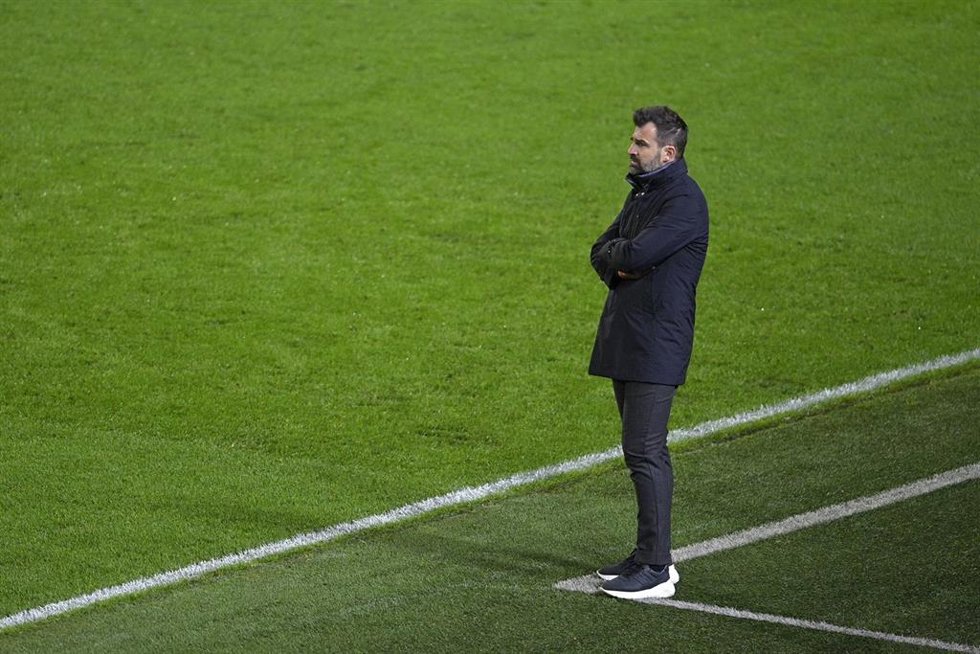 Archivo - El técnico Ivan Leko, ante el PFC Ludogorets.