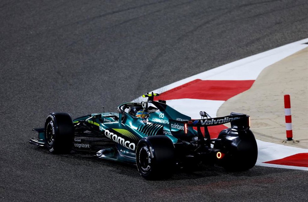 El piloto español de Fórmula 1 Fernando Alonso (Aston Martin), en los test oficiales de pretemporada en el Circuito Internacional de Baréin de 2026.