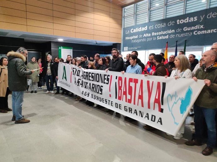 Concentración contra la agresión a una sanitaria