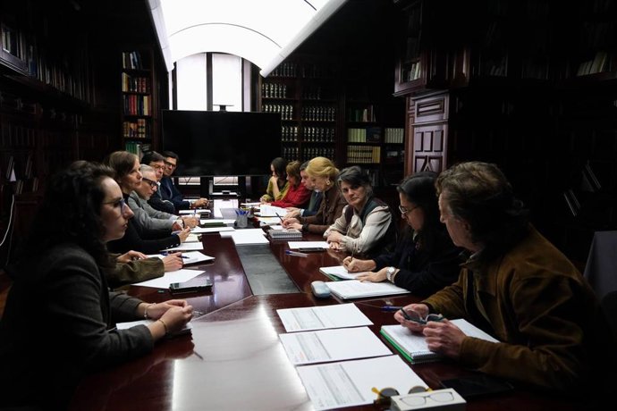 Reunión de la comisión de seguimiento de las viviendas turísticas entre la Junta de Andalucía y el Ayuntamiento de Sevilla