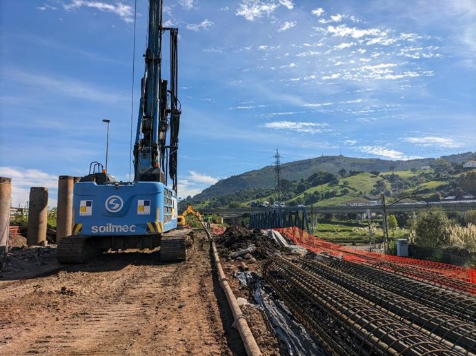 Archivo - Obras duplicación vía entre Orejo y Astillero