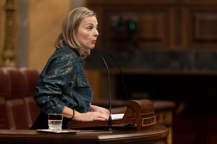 La diputada de VOX Blanca Armario González interviene durante una sesión plenaria en el Congreso de los Diputados, a 17 de febrero de 2026, en Madrid (España). 