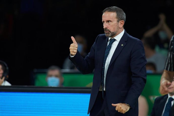 Archivo - Joan Plaza, durante un partido.