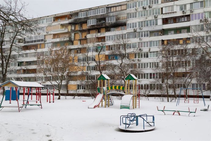 Daños por un ataque ruso en un edificio en Kiev, en Ucrania