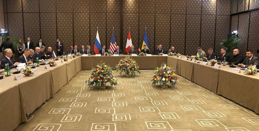 Las delegaciones estadounidense, ucraniana y rusa, reunidas en Ginebra, Suiza
