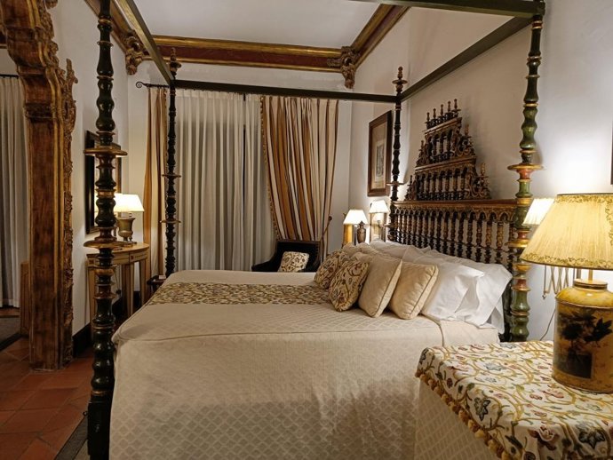 Una de las habitaciones de la Hospedería de La Iglesuela del Cid (Teruel).