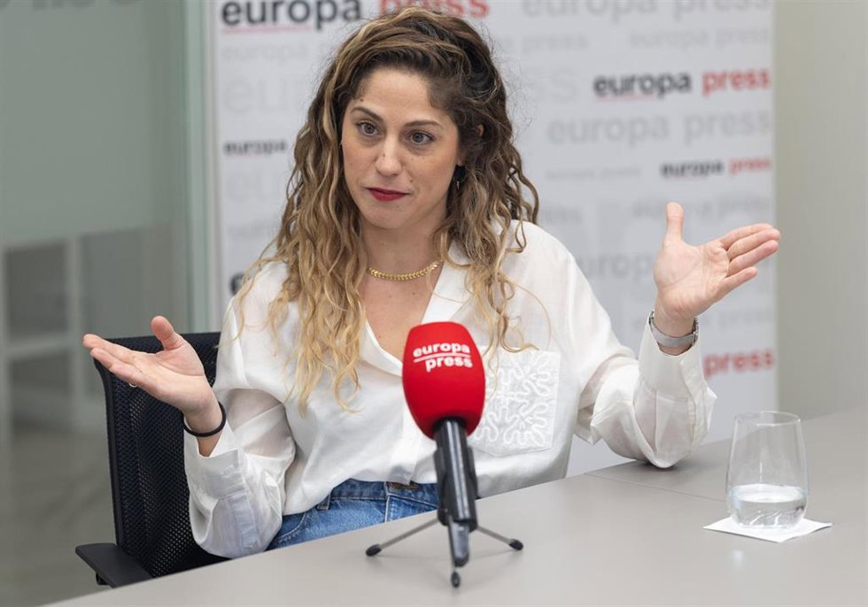 Archivo - La coordinadora general de Sumar, Lara Hernández, durante una entrevista para Europa Press, a 13 de noviembre de 2025, en Madrid (España).
