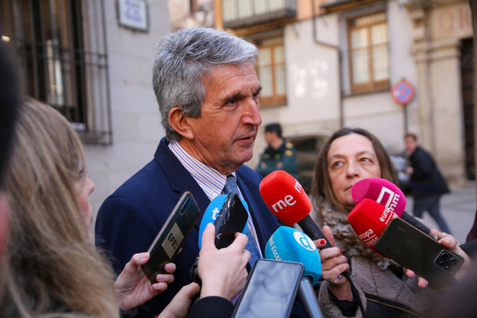 El delegado del Gobierno en C-LM, José Pablo Sabrido, atiende a los medios.