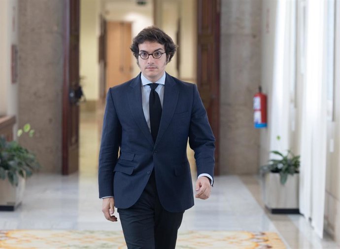 Archivo - El diputado de VOX José María Figaredo a su llegada a la Junta de Portavoces en el Congreso.