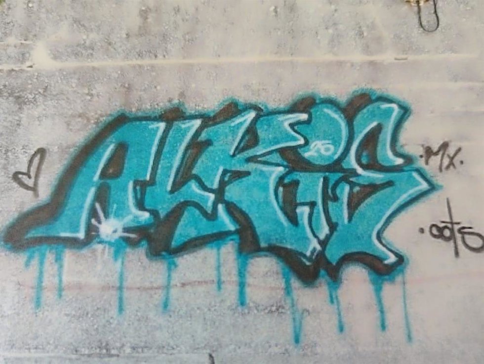 Uno de los grafitis.