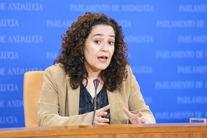 La portavoz del Grupo Por Andalucía, Inmaculada Nieto, este miércoles en rueda de prensa. 