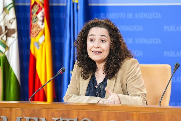 La portavoz del Grupo Por Andalucía, Inmaculada Nieto, este miércoles en rueda de prensa. 