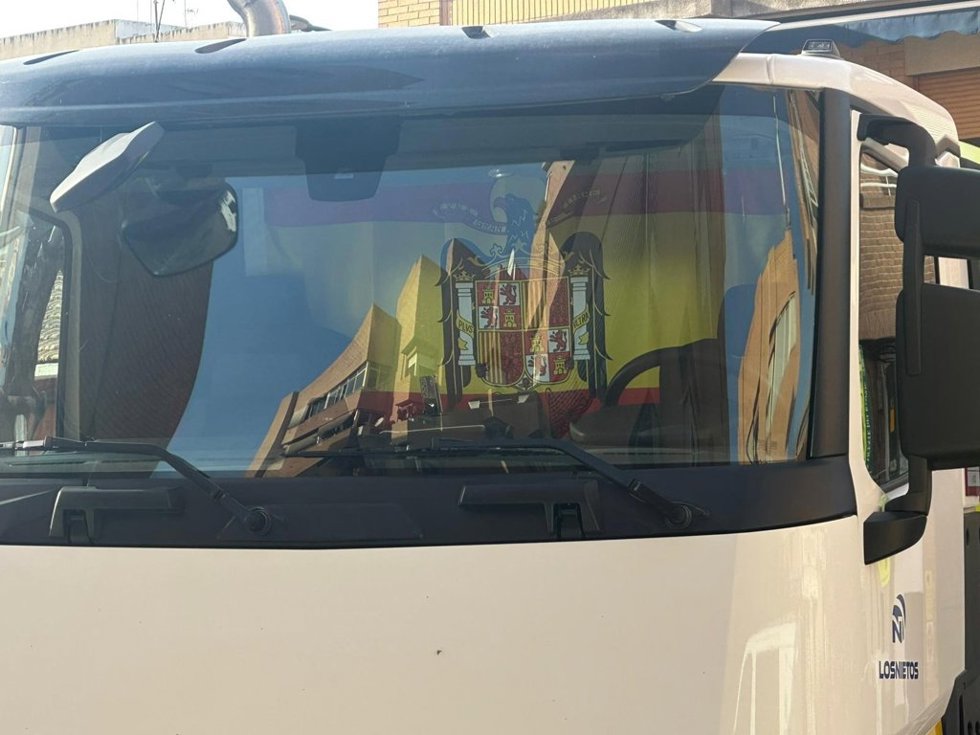 El PSPV de Sant Vicent alerta de la exhibición de una bandera franquista en una obra "impulsada" por el Ayuntamiento