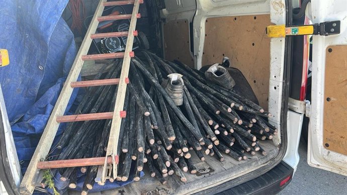 Cable de coure de telefonia robat a Gelida