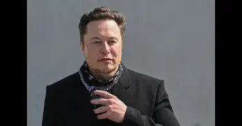 Elon Musk vuelve a cargar contra Sánchez por la regularización de inmigrantes e insiste en que es un "traidor"