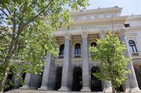 El Ibex 35 avanza un 1,34% al cierre y tantea los 18.200 puntos