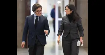 Figaredo evita explicar por qué pidió al Congreso el voto telemático por paternidad y se fue a un mitin