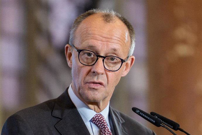 Archivo - El canciller de Alemania, Friedrich Merz, durante una rueda de prensa en Berlín en diciembre de 2025 (archivo)