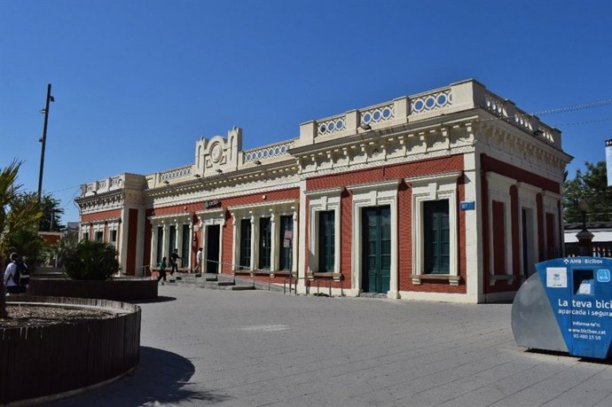 Imatge de l'estació de l'R4 a Cornellà (Barcelona)