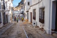 Gobierno mantendrá la vigilancia con Guardia Civil en las viviendas que siguen desalojadas en Grazalema (Cádiz)