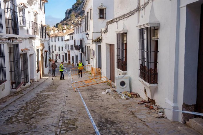 Escenarios de la localidad gaditana de Grazalema recuperando la normalidad, tras haber estado completamente inundados, por las fuertes lluvias con las que el temporal golpeó al municipio. A 16 de febrero de 2026 en Grazalema. ARCHIVO.