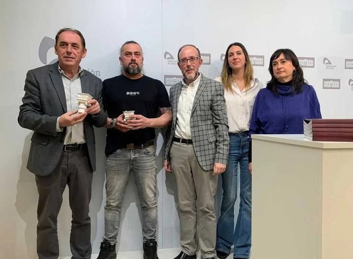 De Izda A Dcha, El Presidente De La Diputación De Soria, Benito Serrano, Con Los Profesores Arribas, Martínez, Hernández Y Lavilla.