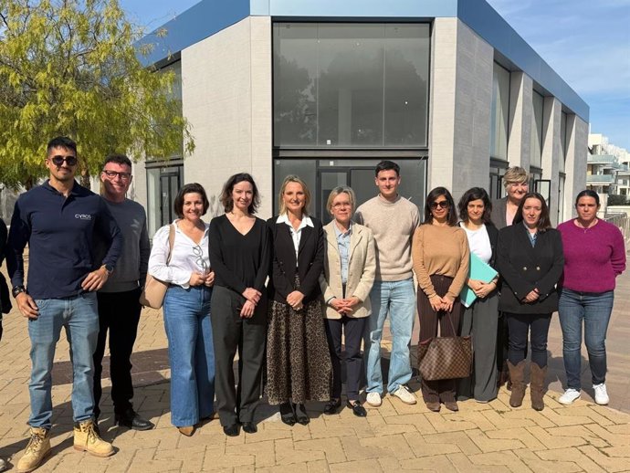 Cabrer visita las obras de la futura oficina del SOIB en Sant Josep que durarán diez meses.
